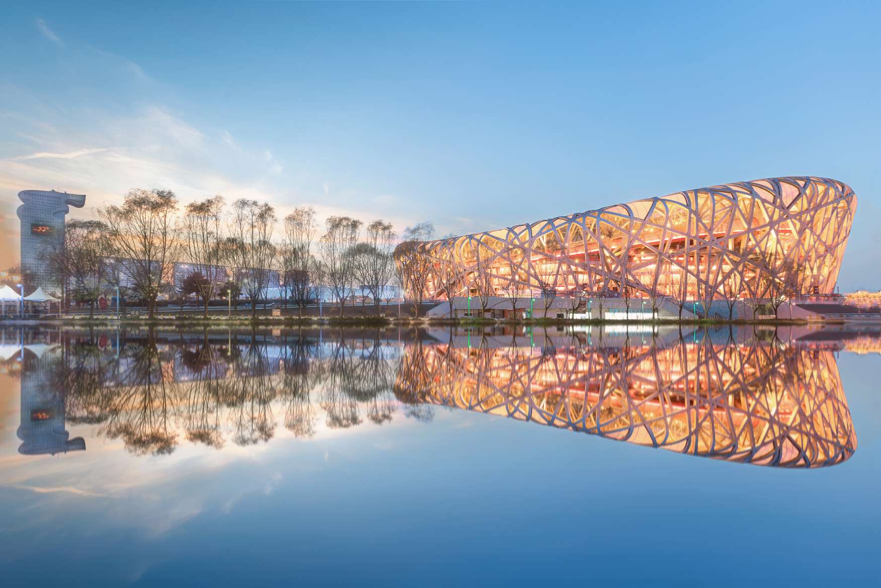 Go and enter iconic world cultural heritages such as the Forbidden City, the Great Wall, the Potala Palace and Mogao Caves, 5-star hotels around the world